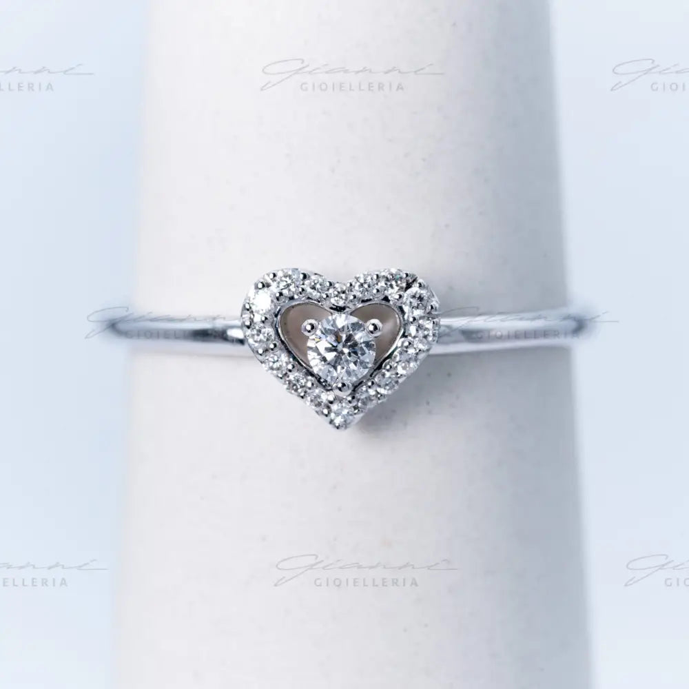 Anello Crivelli - Diamante e contorno a cuore di diamanti Anelli