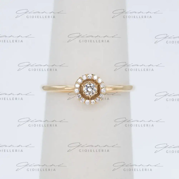 Anello Crivelli - Oro Giallo con Diamante centrale e contorno di Diamanti Anelli