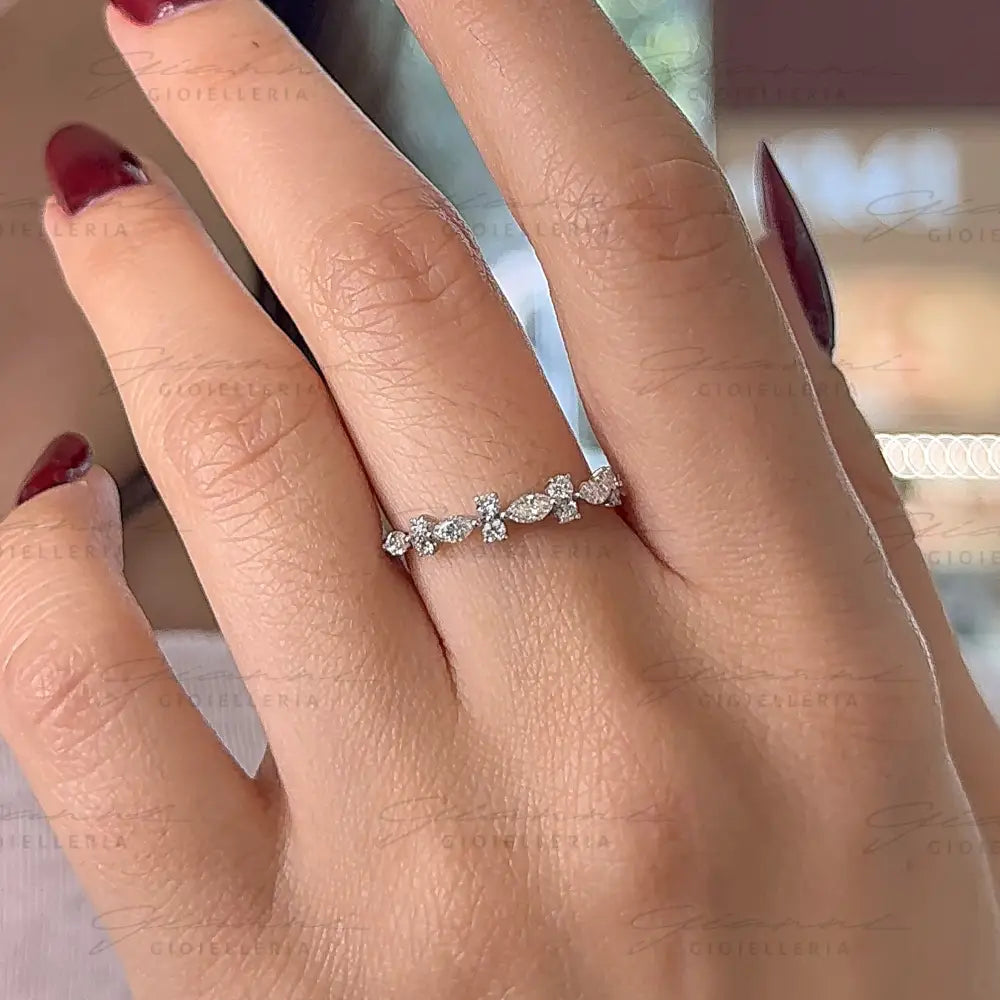 Anello Crivelli - Riviera in Oro Bianco con Diamanti taglio Navette e taglio Brillante Anelli
