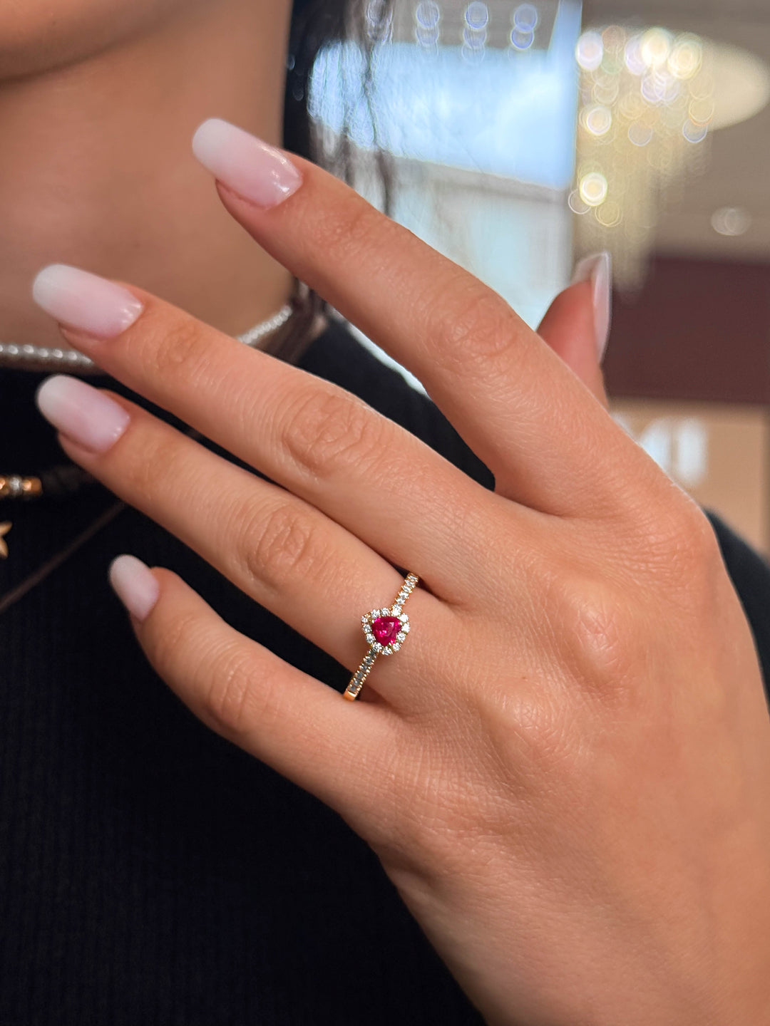 Anello Crivelli - Rubino taglio Cuore e contorno di Diamanti in Oro Rosa