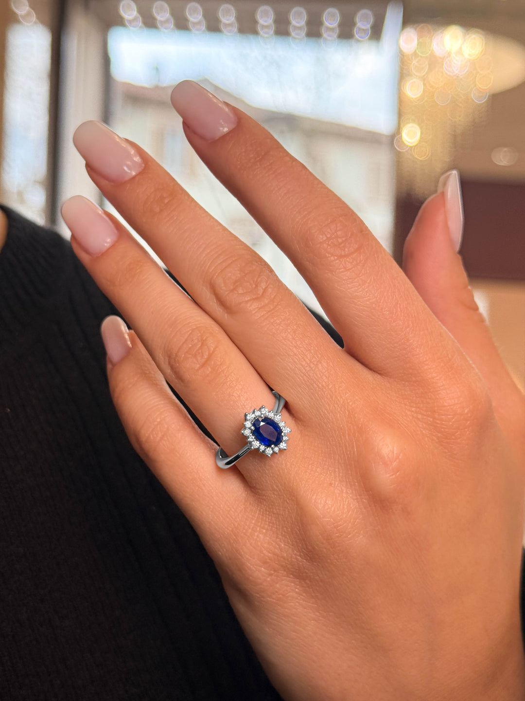 Anello Crivelli - "Kate" con Zaffiro 1,02 ct. e contorno di Diamanti in Oro Bianco