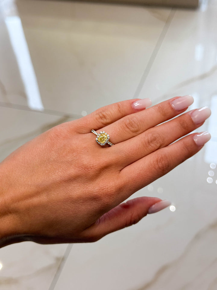 Anello Crivelli - Solitario in Oro Rosa con Diamante Fancy Yellow e Diamanti