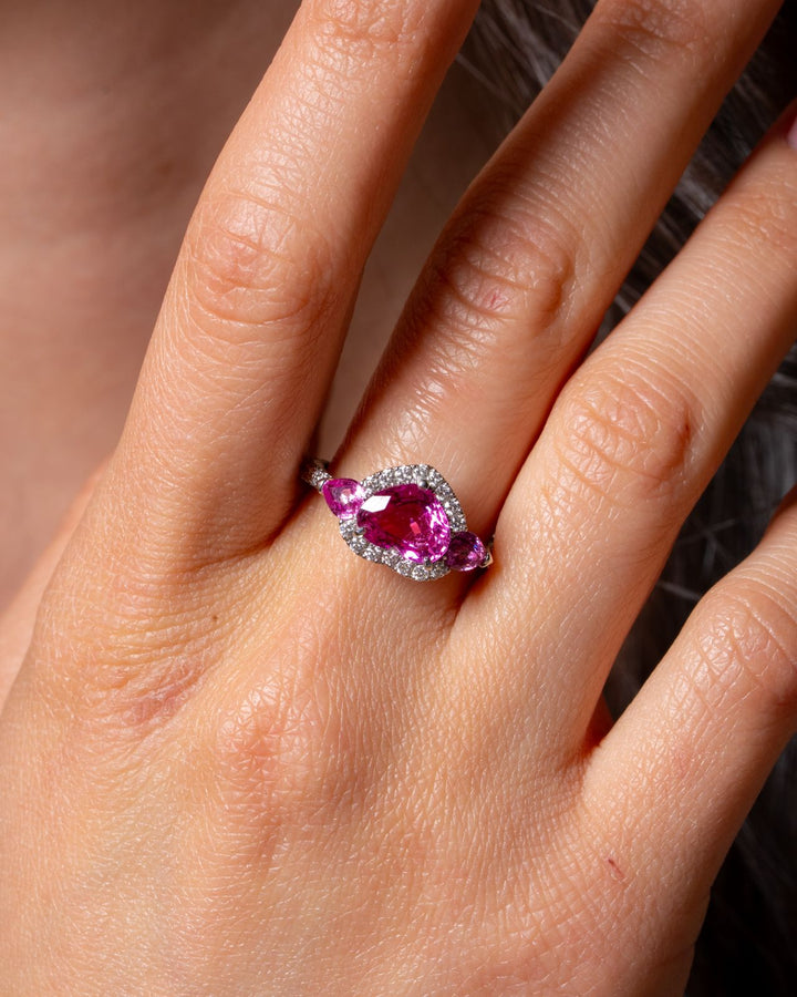 Anello Crivelli - Solitario in Oro Bianco con Zaffiri Rosa e Diamanti