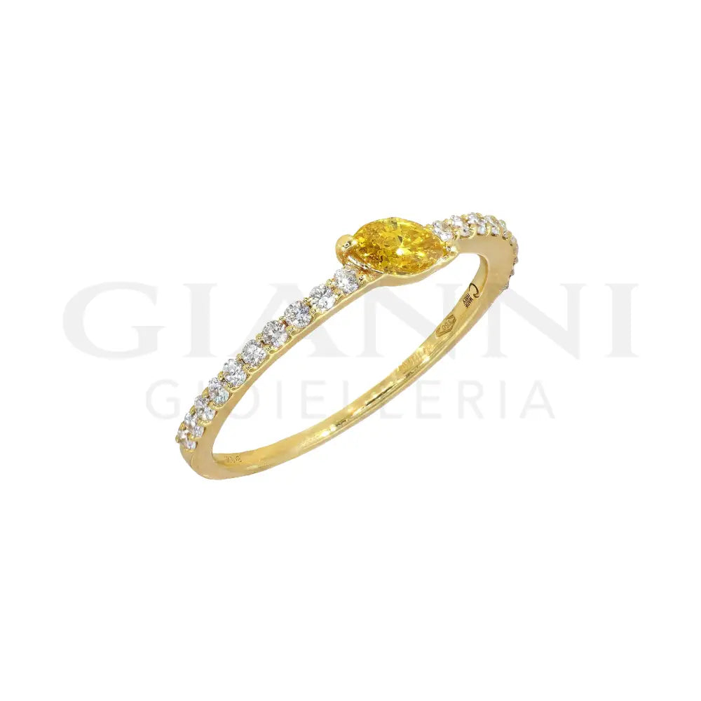 Anello Crivelli - Diamante Giallo taglio Navette con Diamanti laterali in Oro Giallo Anelli