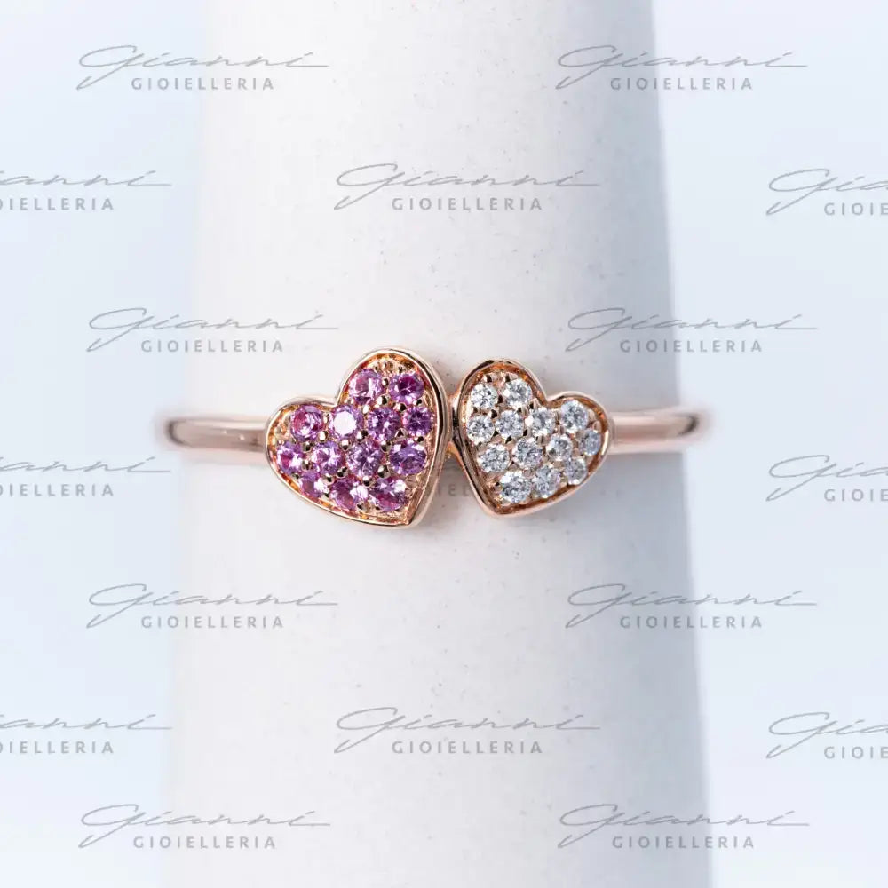 Anello Crivelli - Fantasia Cuori in Oro Rosa con Pavé di Diamanti e Zaffiri Rosa Anelli