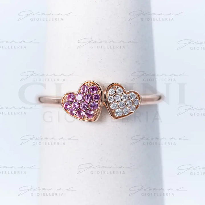 Anello Crivelli - Fantasia Cuori in Oro Rosa con Pavé di Diamanti e Zaffiri Rosa Anelli