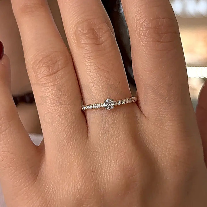 Anello Crivelli - Fedina in Oro Rosa con Diamanti laterali e Diamante centrale da 0,15 ct. Anelli