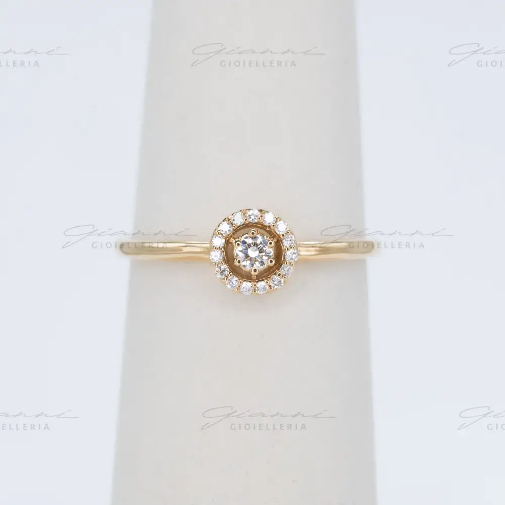 Anello Crivelli - Oro giallo con diamante centrale e contorno di diamanti Anelli