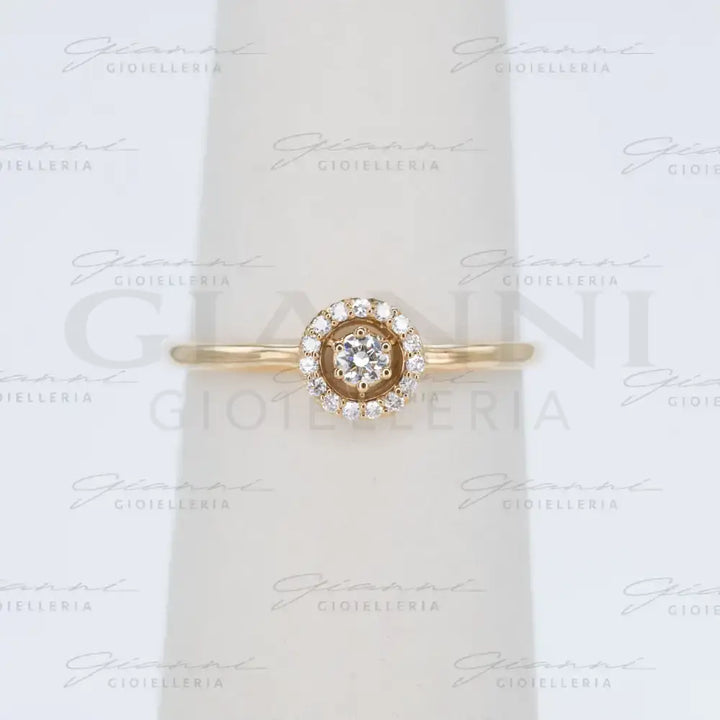Anello Crivelli - Oro Giallo con Diamante centrale e contorno di Diamanti Anelli