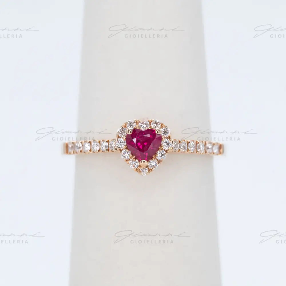 Anello Crivelli - Rubino taglio cuore e contorno di diamanti Anelli