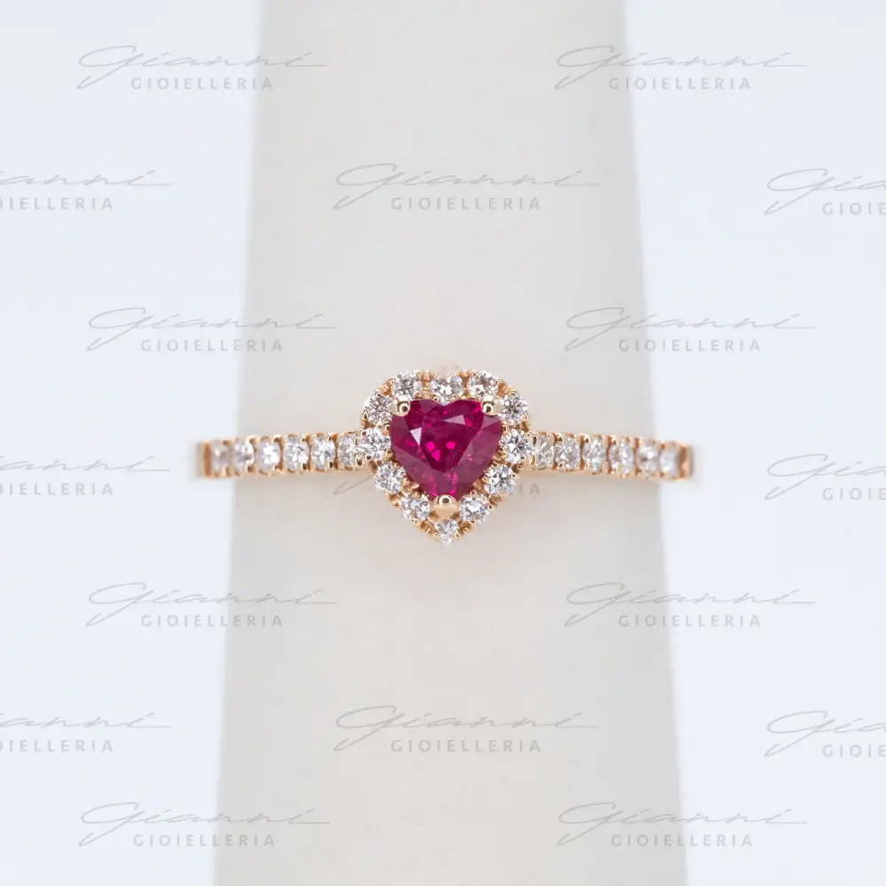 Anello Crivelli - Rubino taglio cuore e contorno di diamanti Anelli