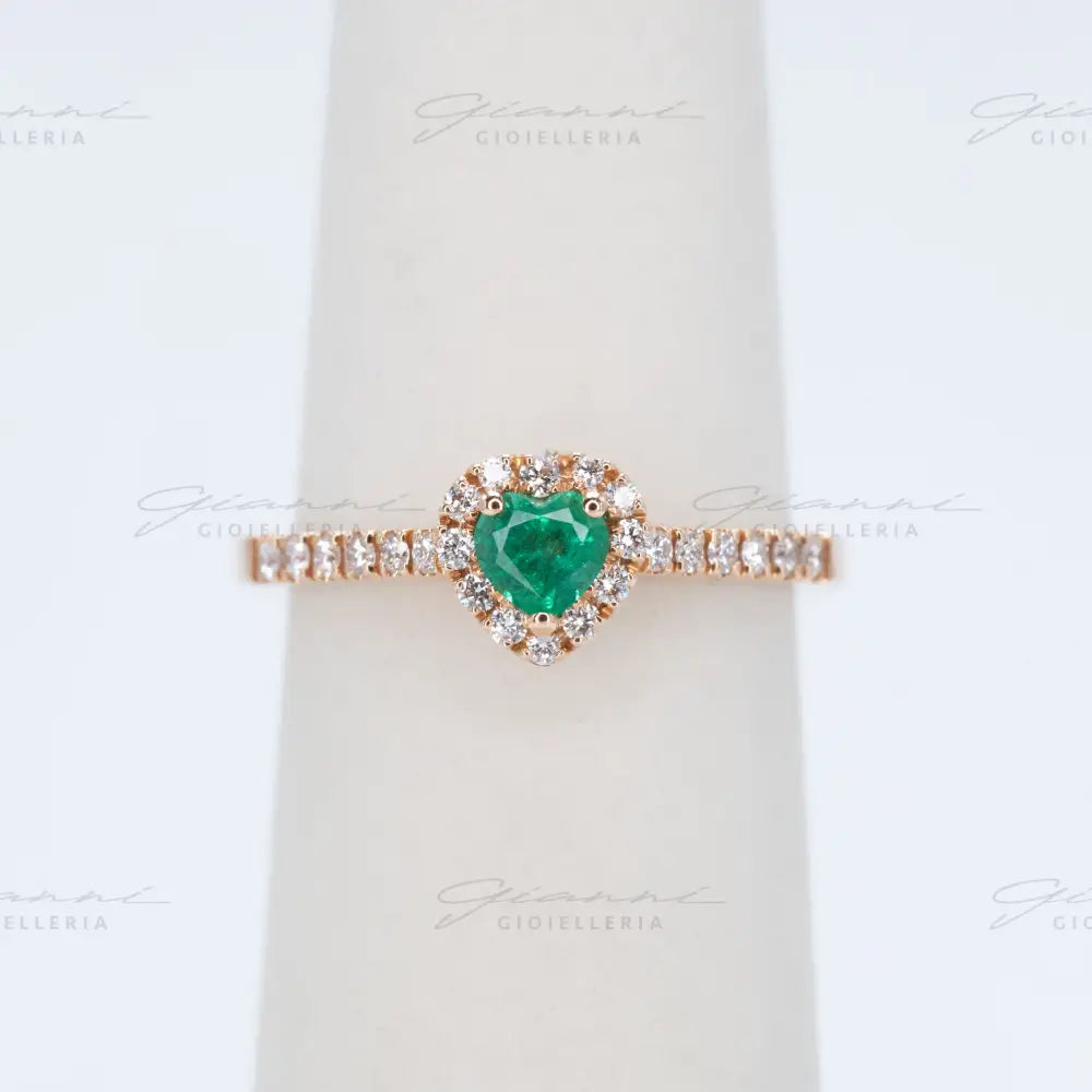 Anello Crivelli - Smeraldo taglio cuore e contorno di diamanti Anelli