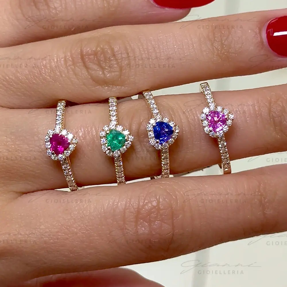 Anello Crivelli - Smeraldo taglio cuore e contorno di diamanti Anelli