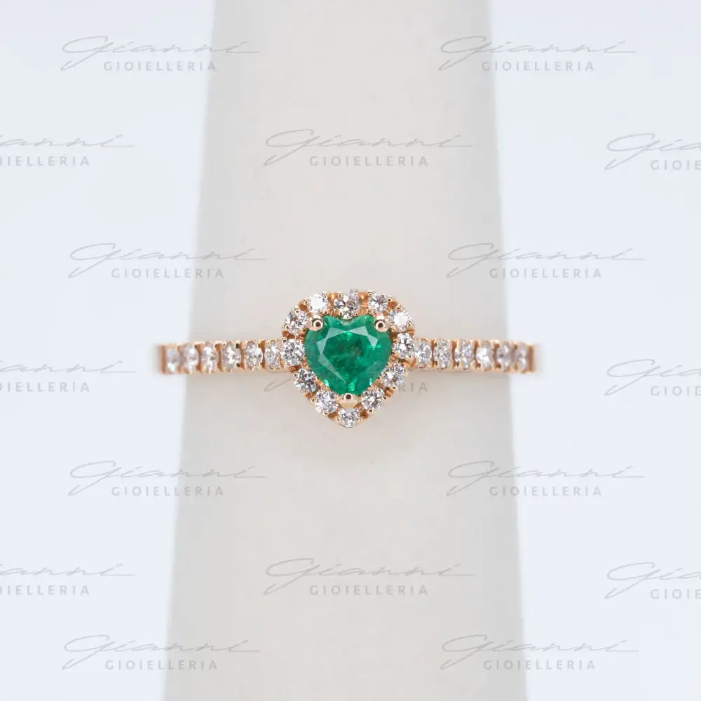 Anello Crivelli - Smeraldo taglio cuore e contorno di diamanti Anelli