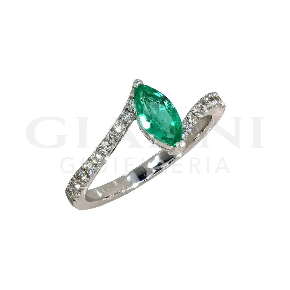 Anello Crivelli - Smeraldo taglio Navette in Oro Bianco con Diamanti Anelli