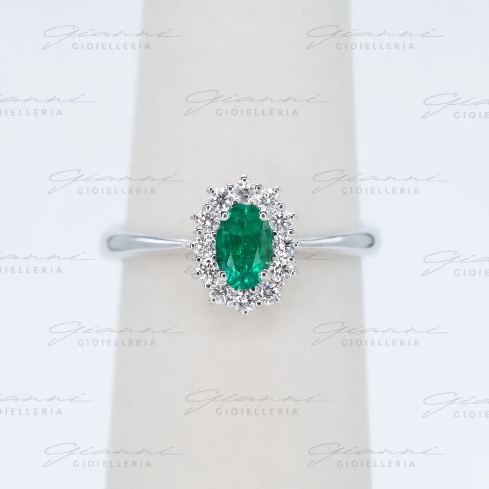 Anello Crivelli - Smeraldo taglio ovale ct. 0,43 e diamanti. Anelli
