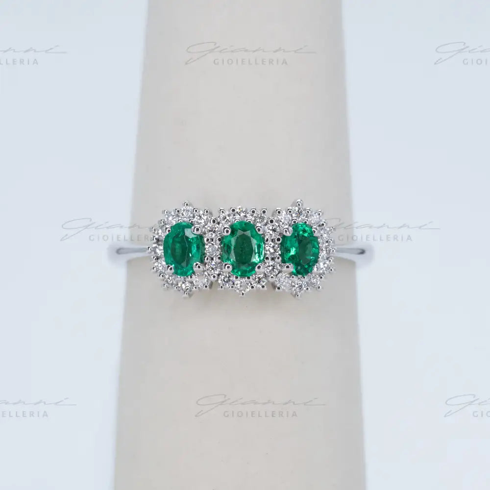 Anello Crivelli - Trilogy con Smeraldi taglio ovale ct. 0,38 e diamanti Anelli
