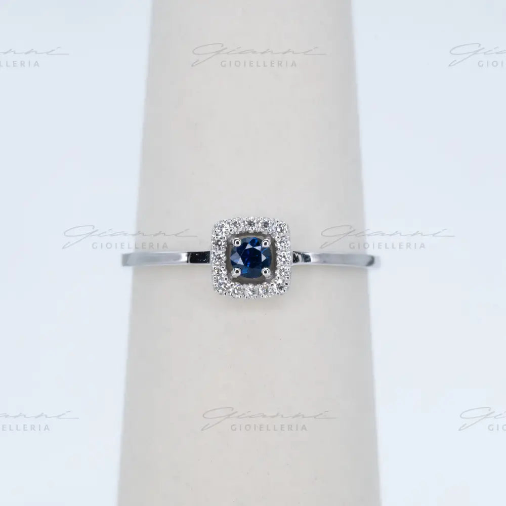 Anello Crivelli - Zaffiro blu e contorno di diamanti Anelli