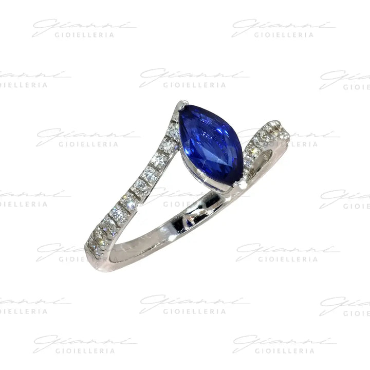 Anello Crivelli - Zaffiro taglio Navette in Oro Bianco con Diamanti Anelli