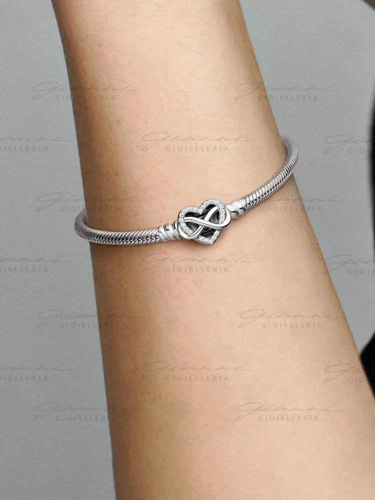 Bracciale Pandora - Moments con maglia snake e chiusura a cuore con infinito scintillante in Argento Bracciali