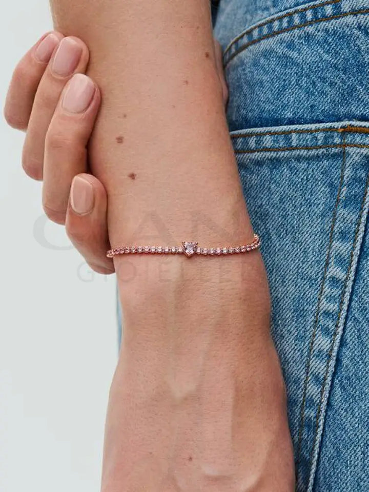 Bracciale Pandora - Tennis Rosa con Cuore in Rilievo Bracciali