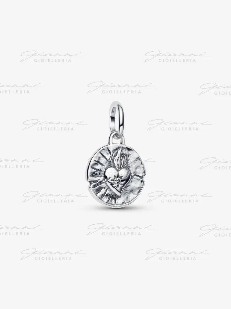 Charm Pandora - Medallion Cuore Sacro ’Amor Vincit Omnia’ Charm