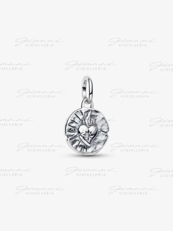 Charm Pandora - Medallion Cuore Sacro ’Amor Vincit Omnia’ Charm