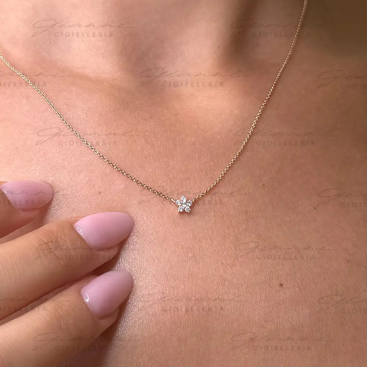 Girocollo Crivelli Fantasia Fiore con Diamanti in Oro Rosa Collane