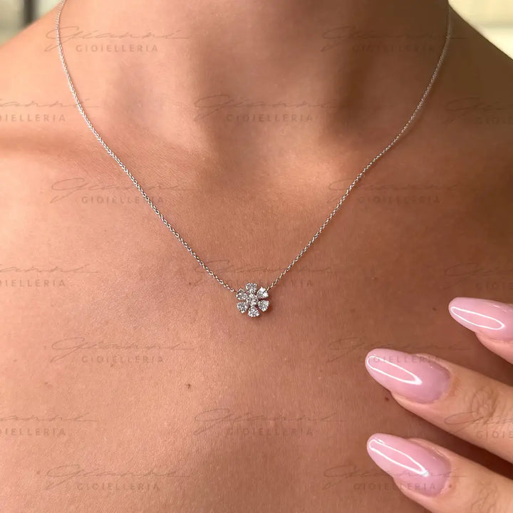 Girocollo Crivelli Fantasia Fiore in Oro Bianco con Diamanti Collane