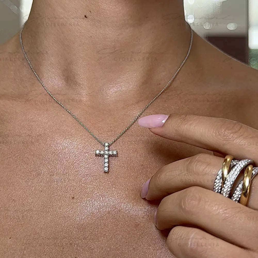 Girocollo Crivelli Pendente Croce 1,7 cm in Oro Bianco con Diamanti Collane