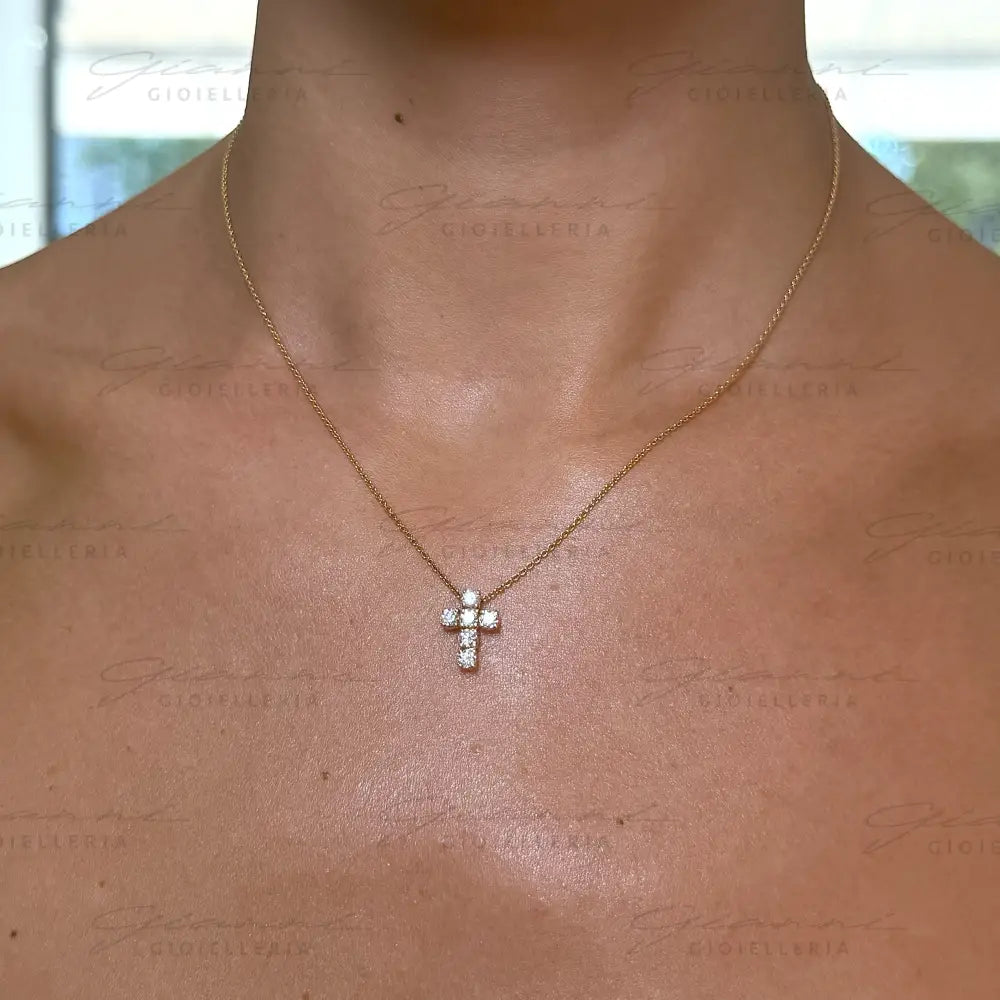Girocollo Crivelli Pendente Croce 2 cm in Oro Rosa con Diamanti Collane