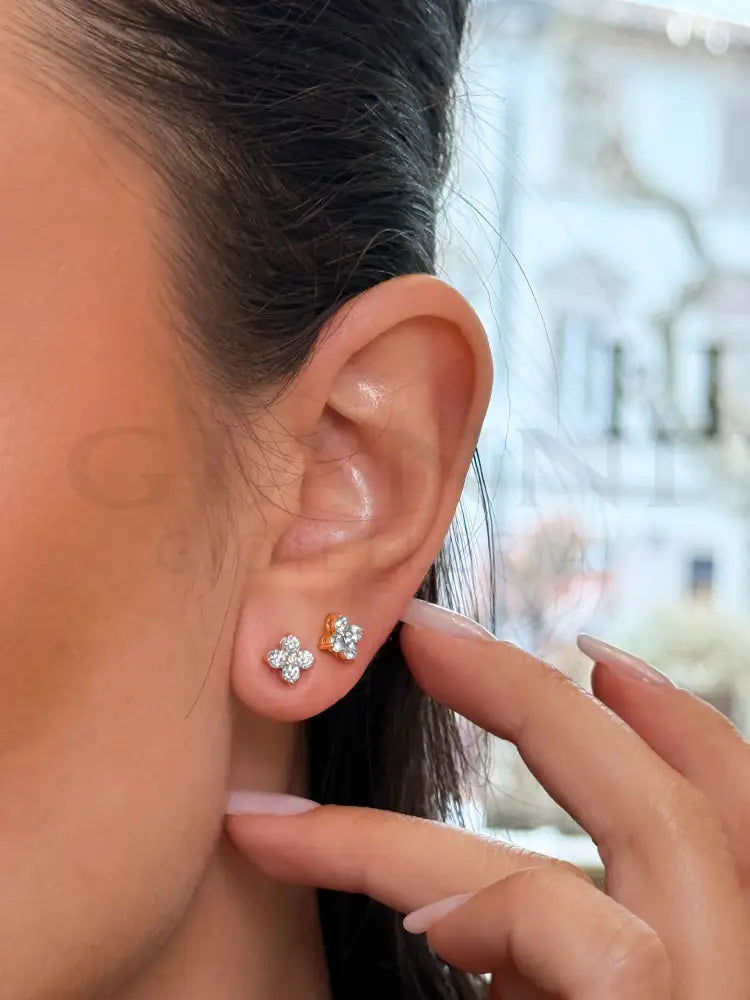 Orecchini Crivelli - Fantasia Fiore in Oro Rosa con Diamanti - Orecchini