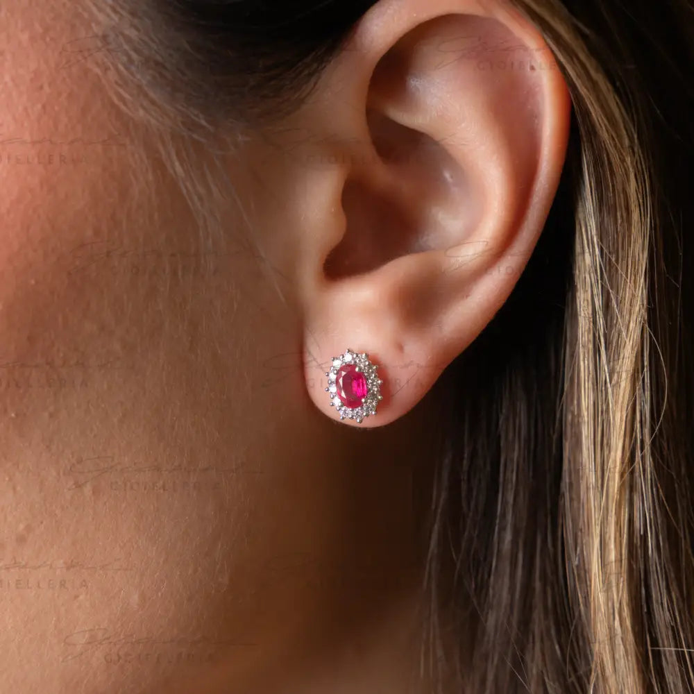 Orecchini Crivelli - Rubino taglio ovale ct. 1,03 e diamanti Orecchini