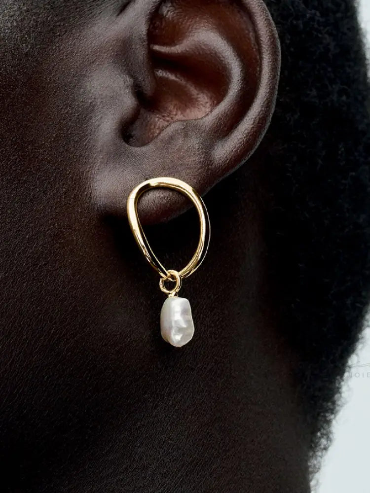Orecchini Pandora - Linea Sinuosa Circolare con Perla d’Acqua Dolce Coltivata Pendente Orecchini