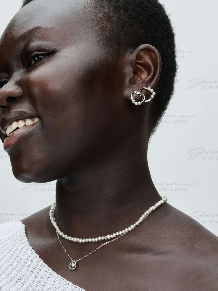 Orecchini Pandora - Linea Sinuosa Circolare con Perle d’Acqua Dolce Coltivate Orecchini